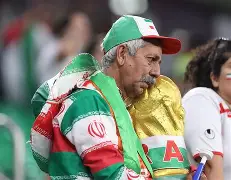 意外赛事推迟开赛,球迷遗憾不已英文