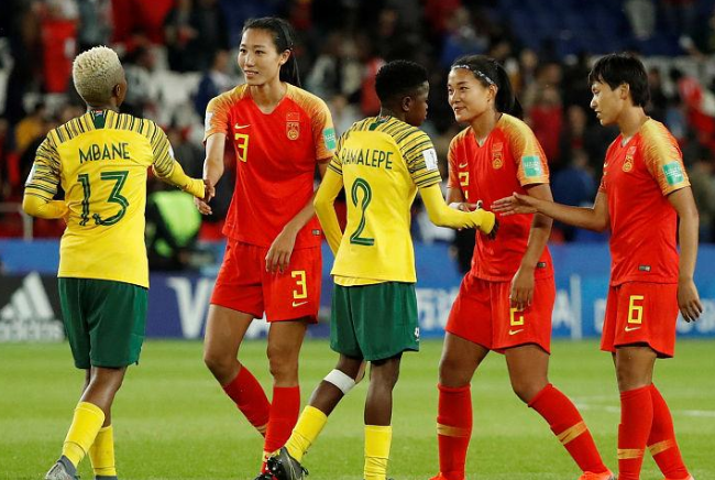 荷兰女足门将是谁